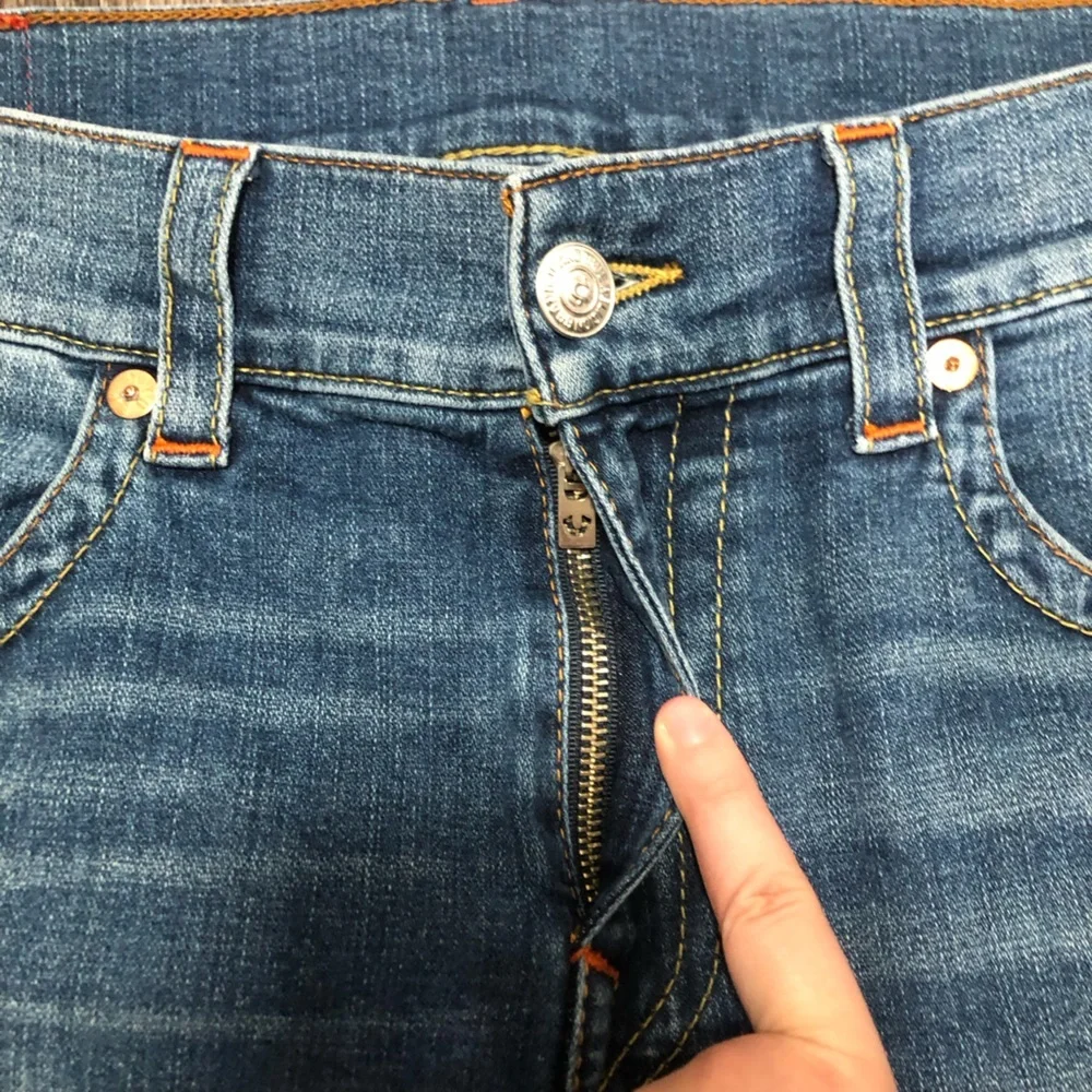 True Religion Rocco Relaxed Skinny Jeans Mens Size 34 Blue Medium Wash Stitch